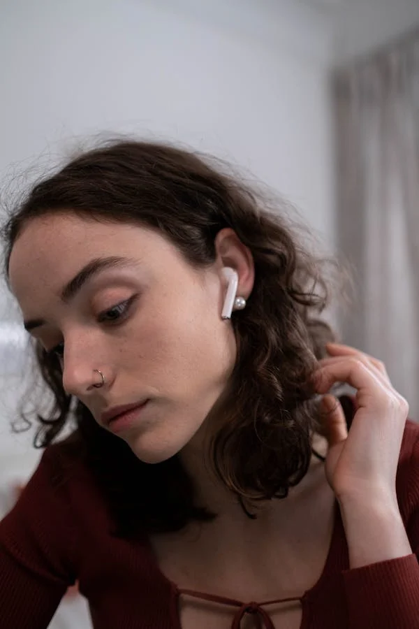 A Guide to Wireless Earphones with Mics